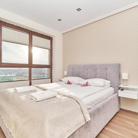 Apartment Wroclaw Krakowska With Balcony And Free Garage By Noclegi Renters Luaran gambar