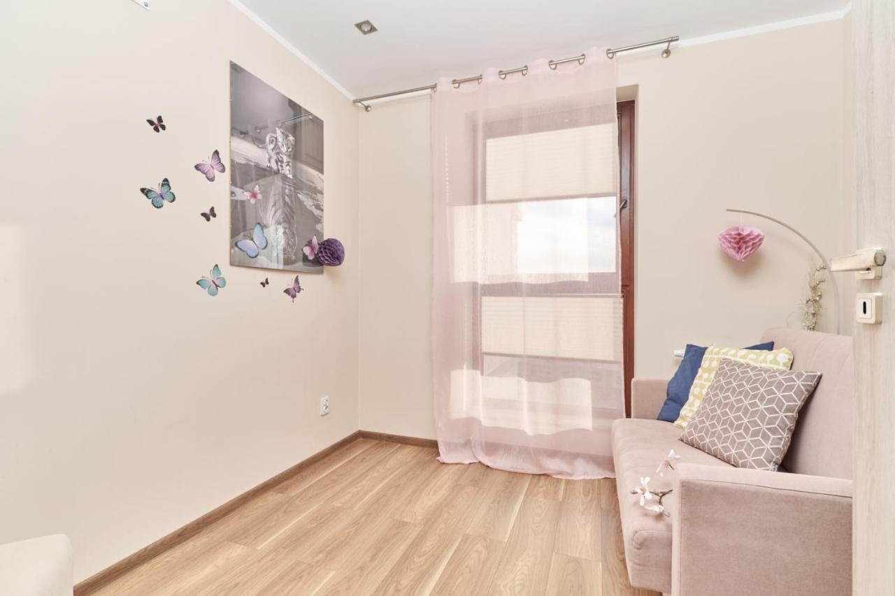 Apartment Wroclaw Krakowska With Balcony And Free Garage By Noclegi Renters Luaran gambar